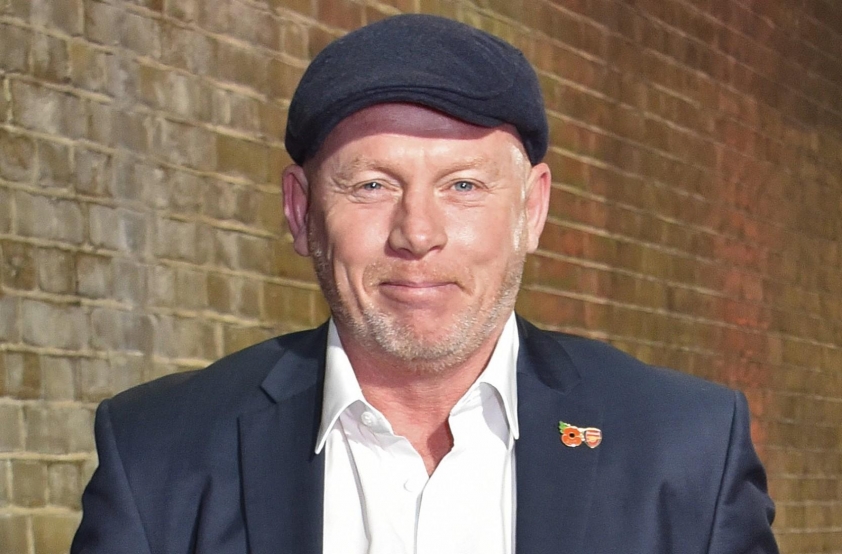 Perry Groves nhận định về Man City