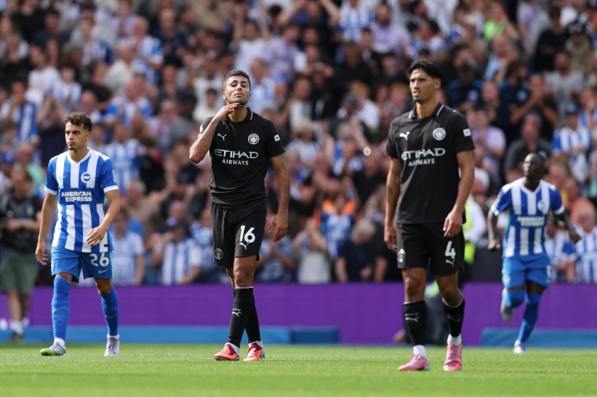 Hình ảnh minh họa các cầu thủ Man City mắc sai lầm