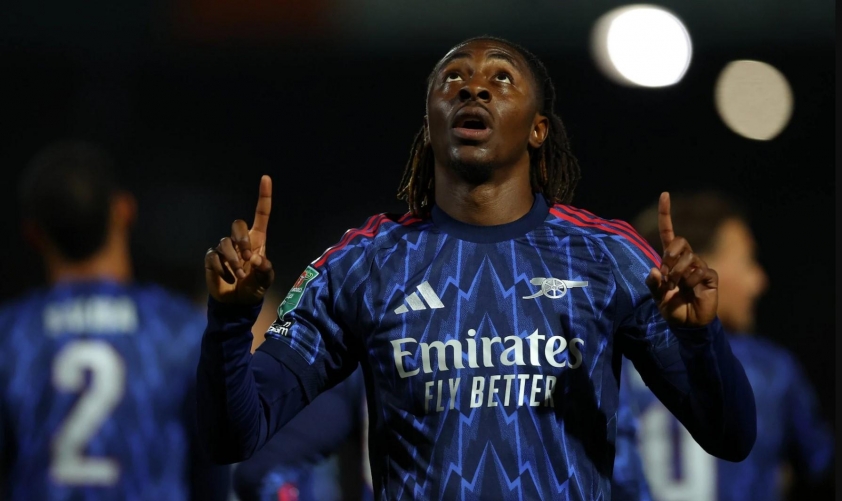 Eze ghi bàn thắng đầu tiên cho Arsenal